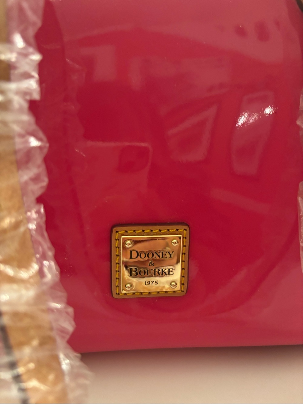 NWT Dooney & Bourke Fuchsia Patent Leather Maxine Tote Bag Pristine Wrapped - Picture 4 of 14